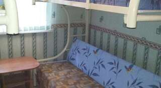 Гостевой дом Adriatika Inn Джубга Четырехместный номер эконом-класса с общей ванной комнатой-3